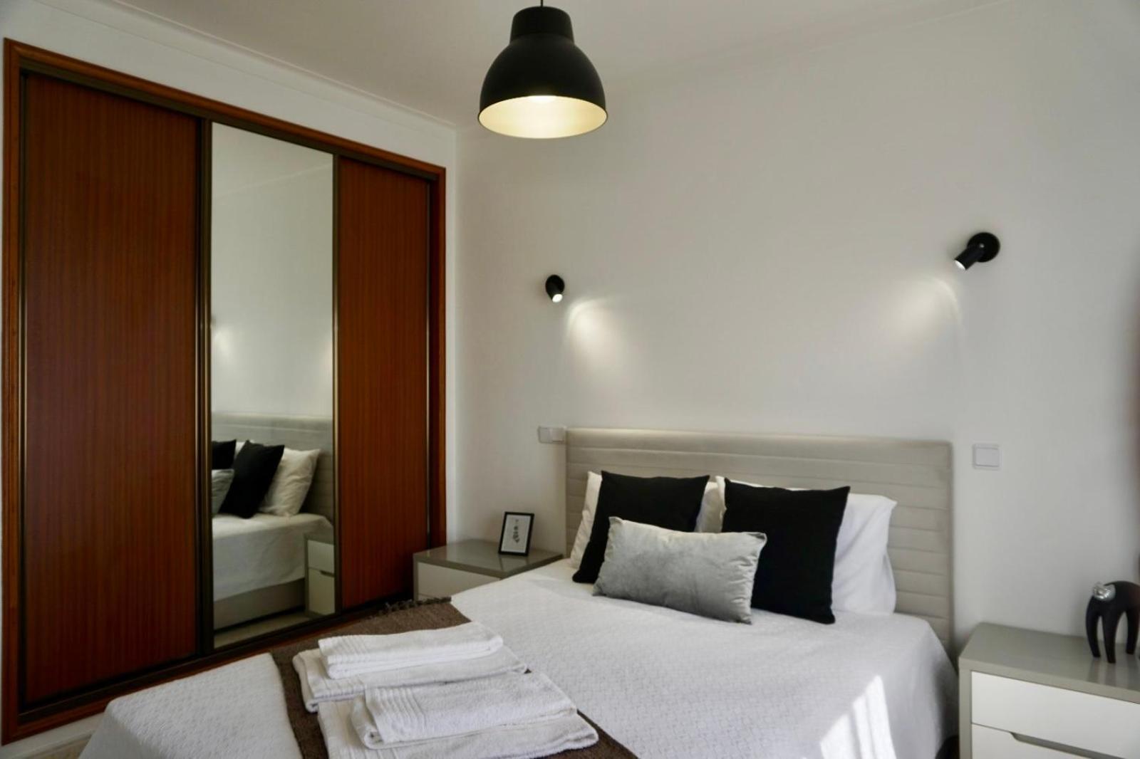 Cozy Alvor Retreat - Sunset Balcony, Wi-Fi & Ac Apartment Exterior photo